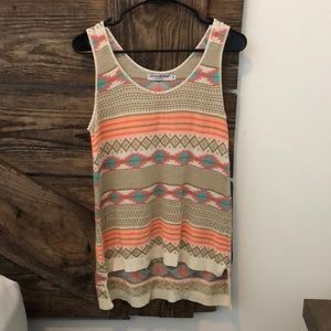 Tank top with azetec print